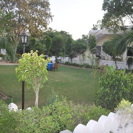 Hotel Eagle Nest Bharatpur Ngoại thất bức ảnh