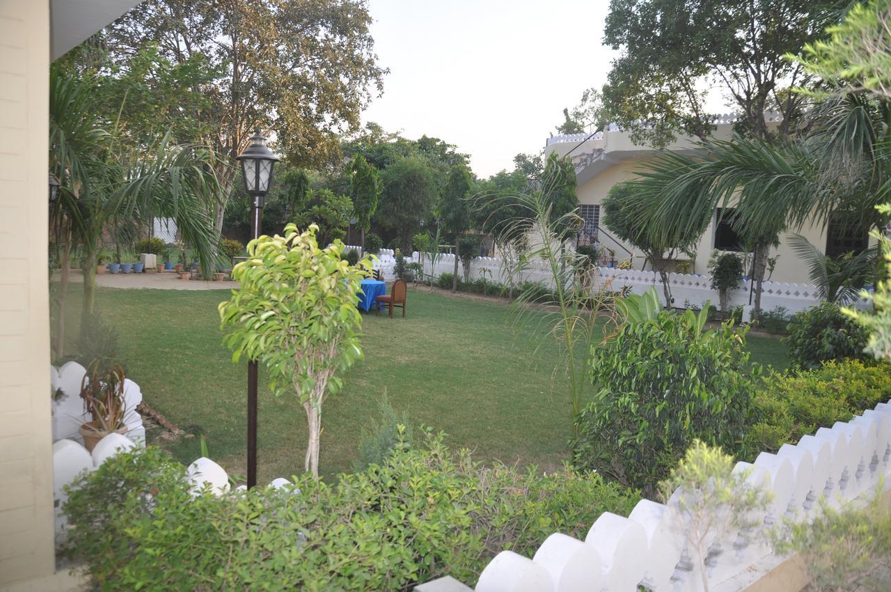 Hotel Eagle Nest Bharatpur Ngoại thất bức ảnh