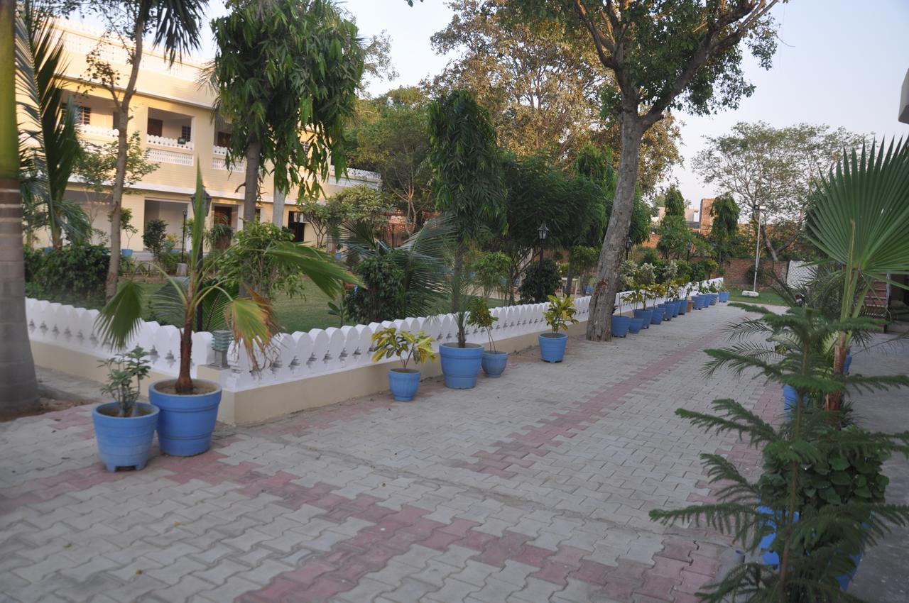 Hotel Eagle Nest Bharatpur Ngoại thất bức ảnh
